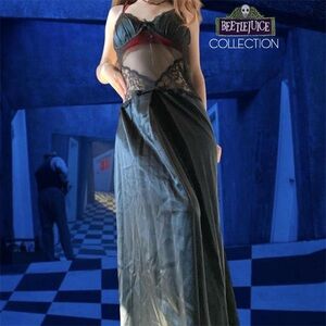 Vintage 1990s Vannina V. Lace Full Length Slip